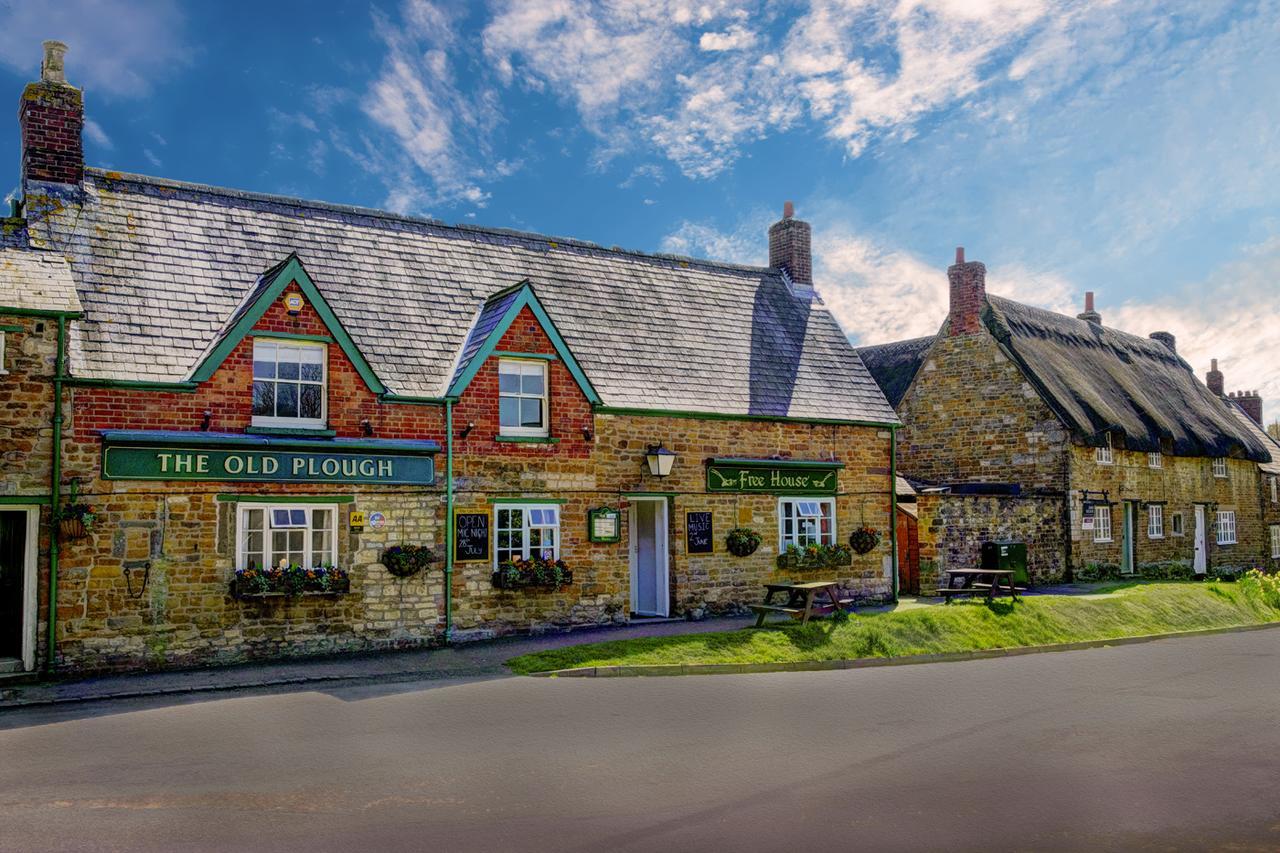 Hôtel The Old Plough à Oakham Extérieur photo